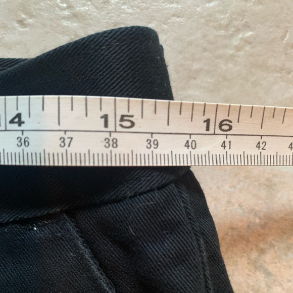 Wrangler Mens black shorts. Size 32. - Picture 7 of 7